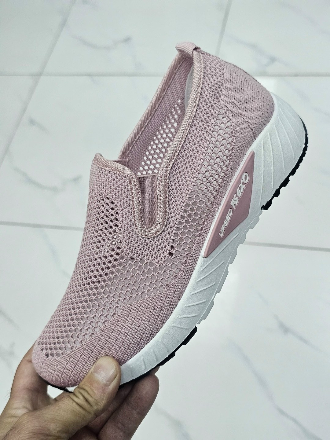 кроссовки,кроссовки женскиe,спортивная ,повседневная ,женская