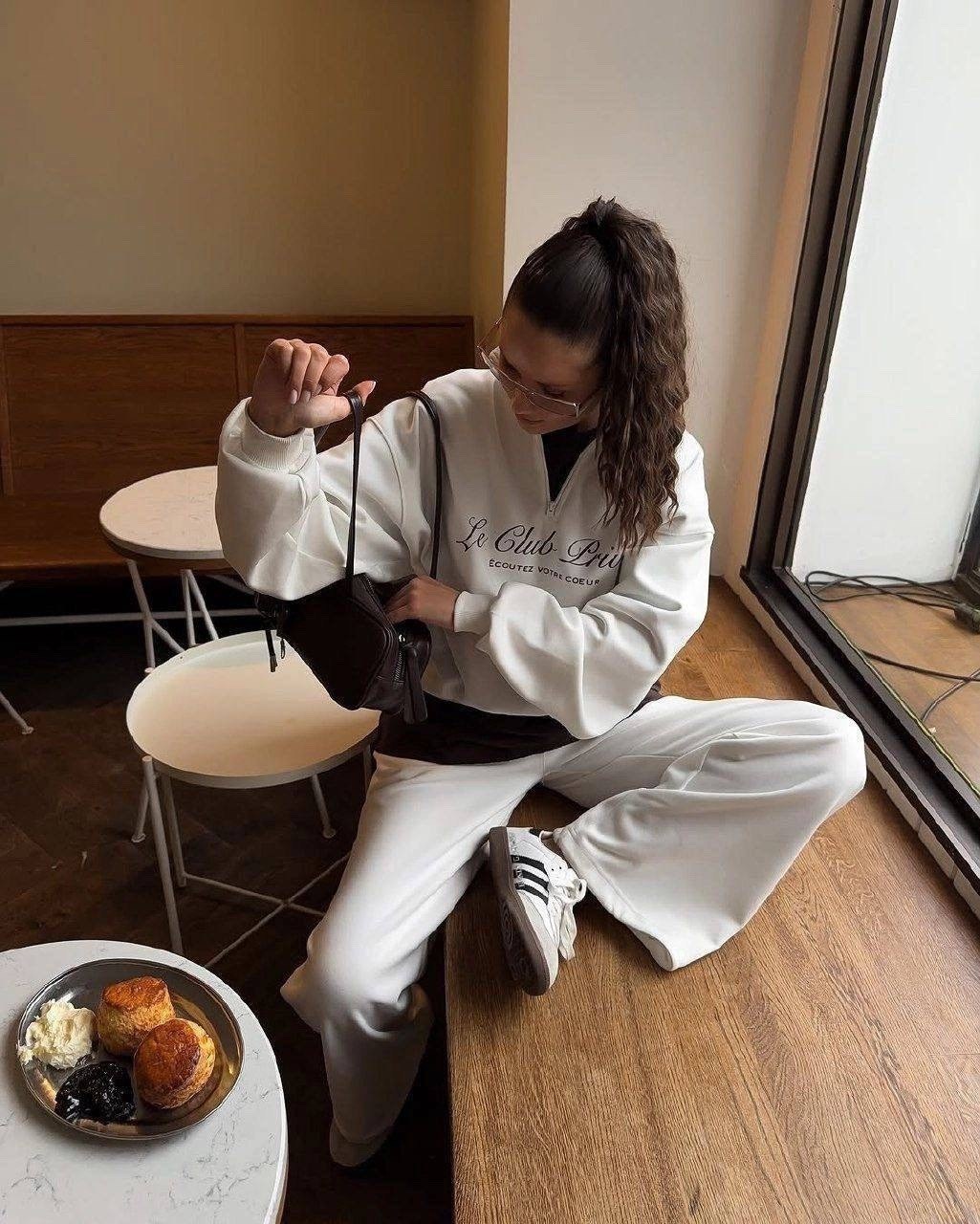 костюм спортивный женский белый,стильные костюмы,спортивные костюмы женские,спортивные костюмы,женский костюм