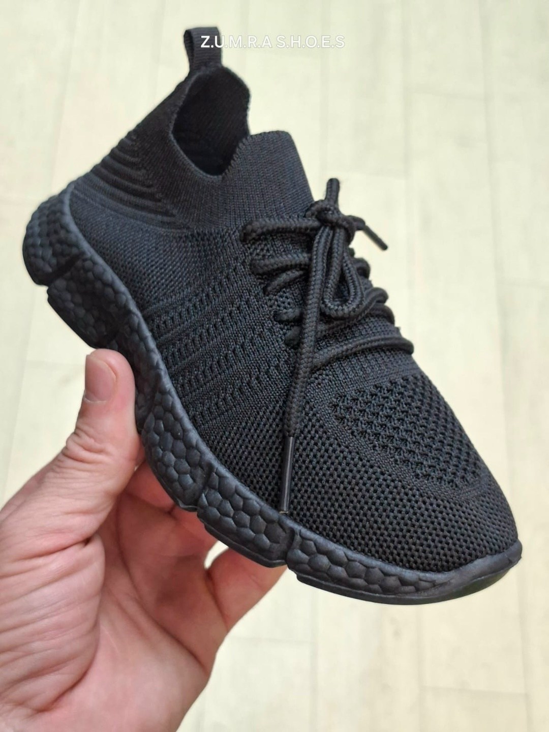 ,детские кроссовки,кроссовки изики,кроссовки облегченные,кроссовки текстильные