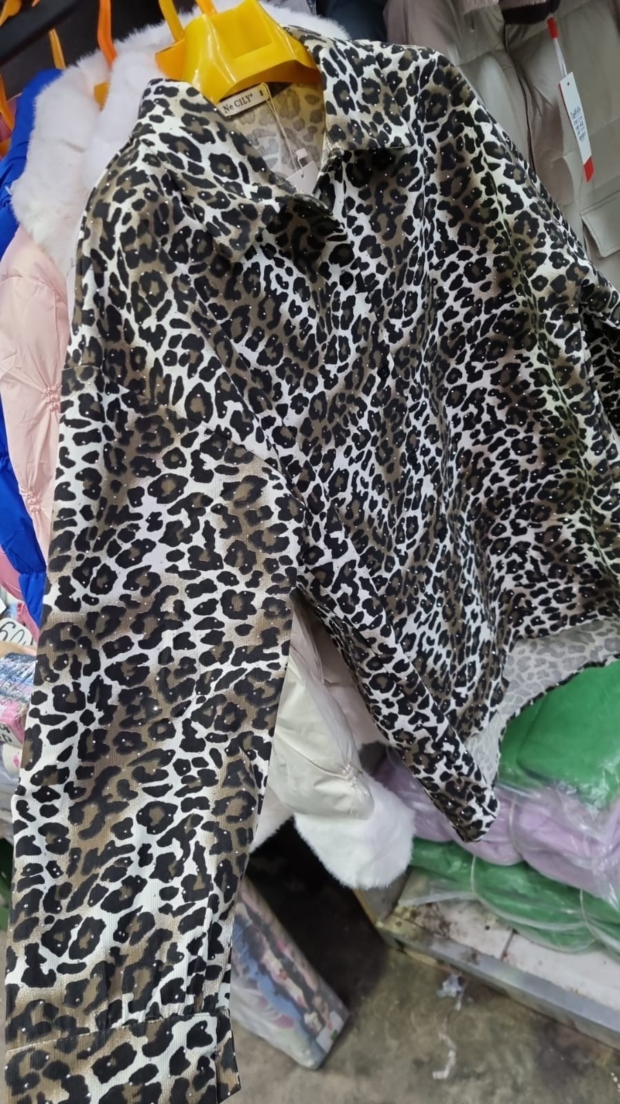 повседневная куртка,леопардовая куртка,стильные образы,женская укороченная куртка с леопардовым принтом,мода модная