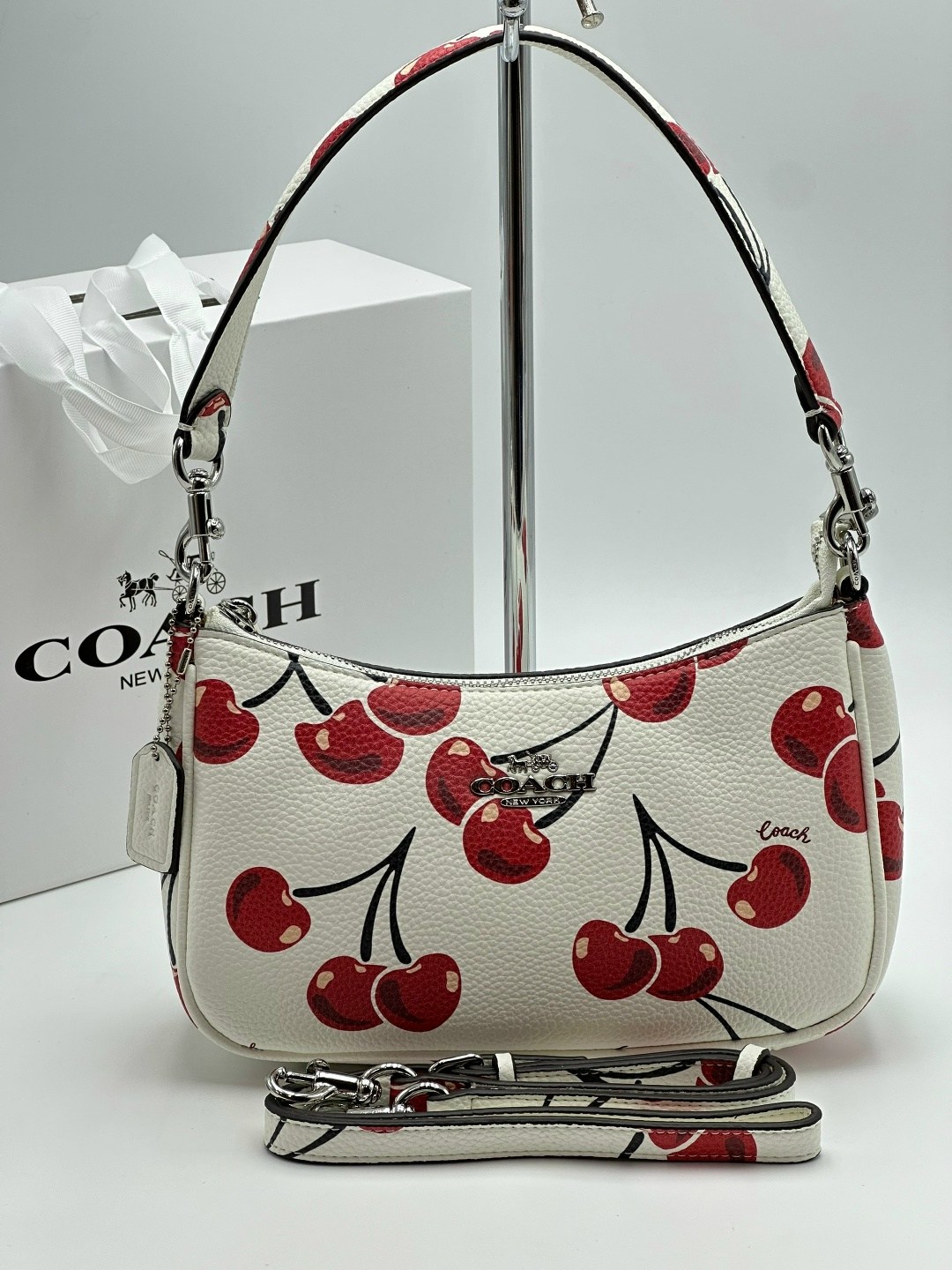 сумка женская coach,сумка coach,сумка через плечо coach,сумка coach женская белая,брендовая сумка через плечо coach