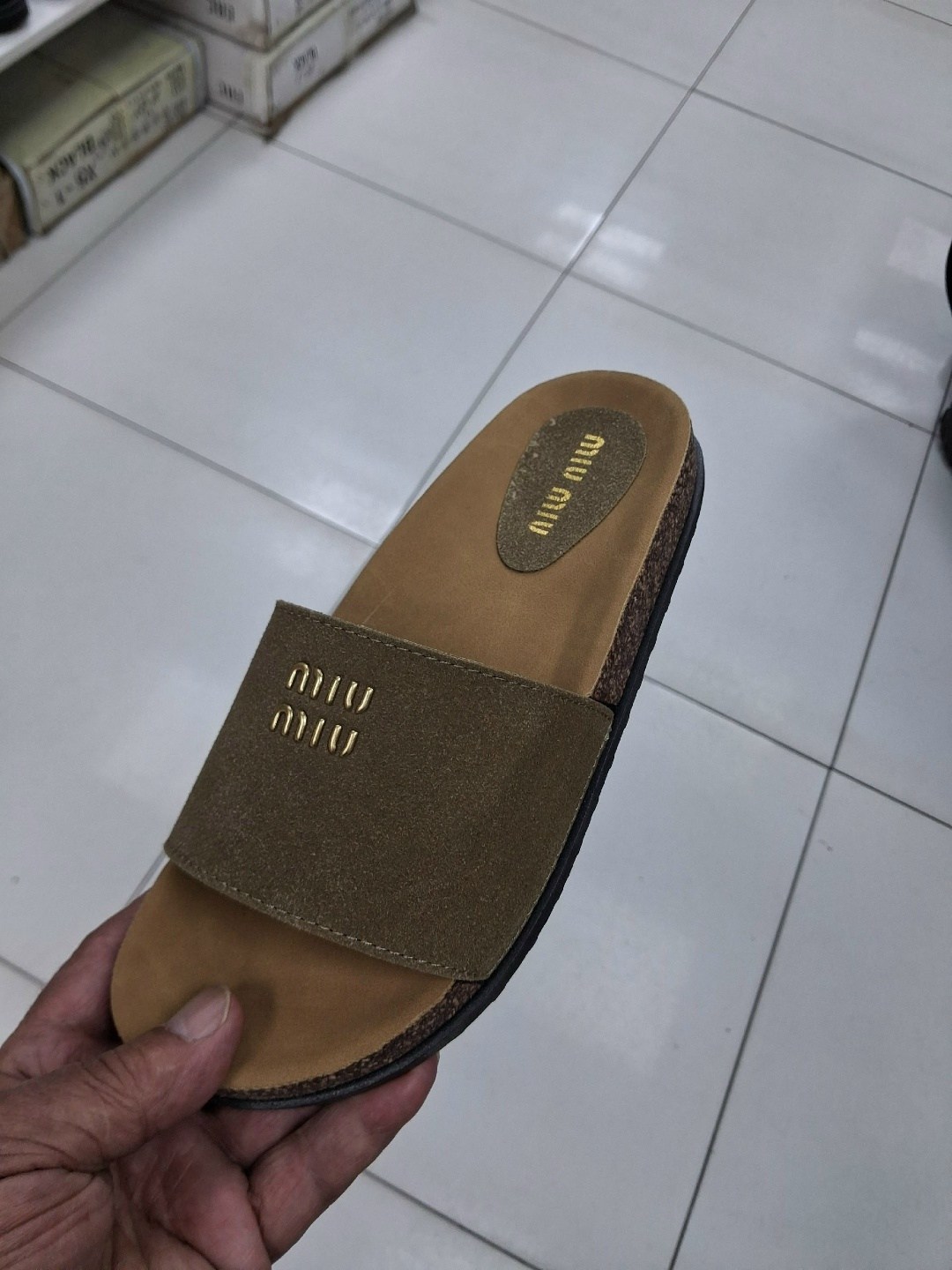 ,женские шлепанцы,шлепки женские,тапочки модные,женские тапки