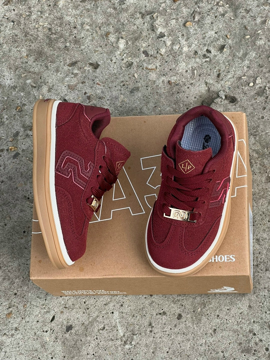 ,женские кроссовки,кроссовки бордовые,бордовые кроссовки виннер,обуви