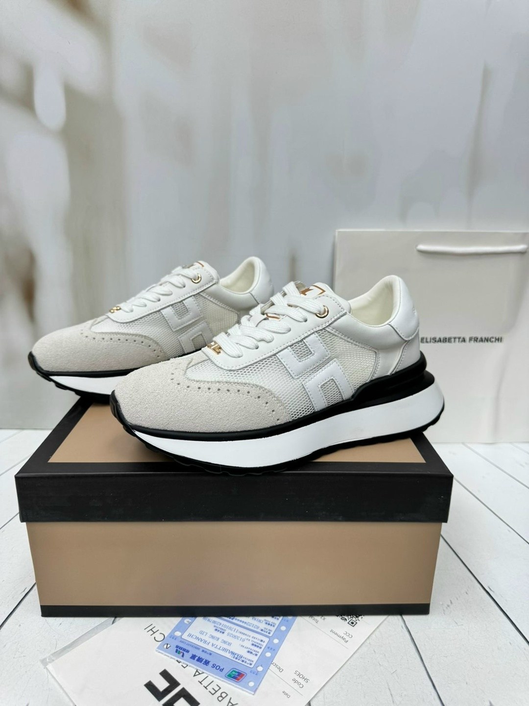 ,кроссовки женскиe,hogan кроссовки,стильные кроссовки,кроссовки повседневные