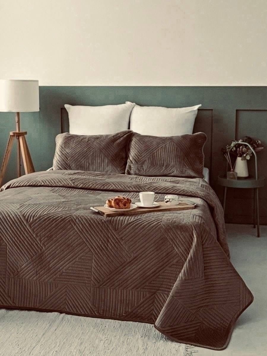 romance покрывало велюровое стеганое 220х240см,покрывало на кровать стеганое romance 220х240 см велюр евро темно-кремовый,покрывало на кровать стеганое romance 220х240 см велюр евро капучино,покрывало