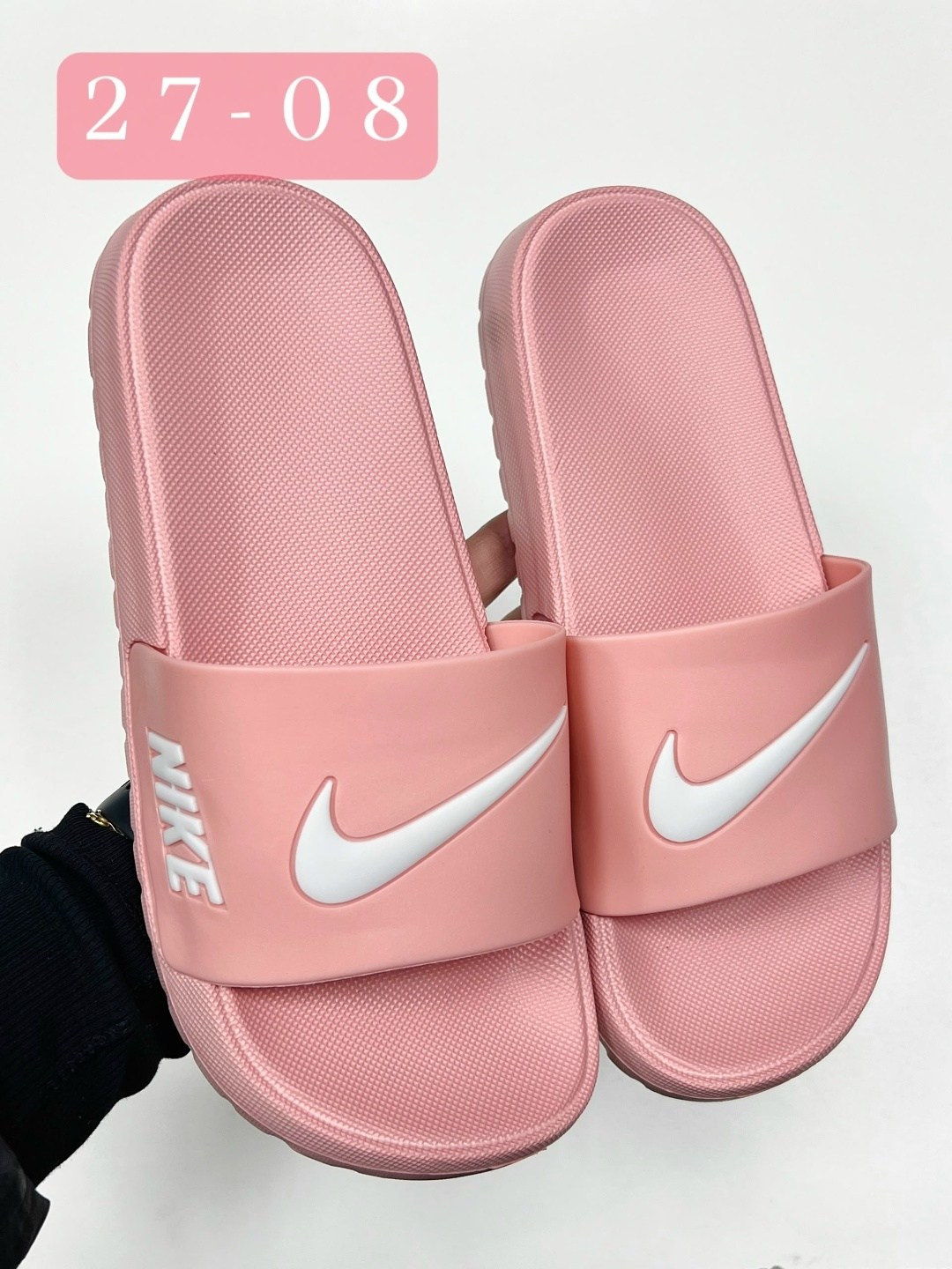 шлепки найк красные,шлепанцы модные,шлепанцы женские,шлепанцы nike,тапки найк бенасси