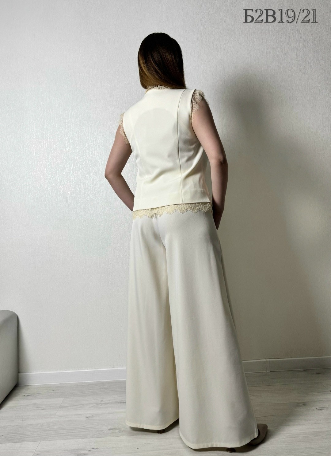 женские костюмы брючные,брючный костюм,женский костюм,костюм молочный,модные брюки палаццо