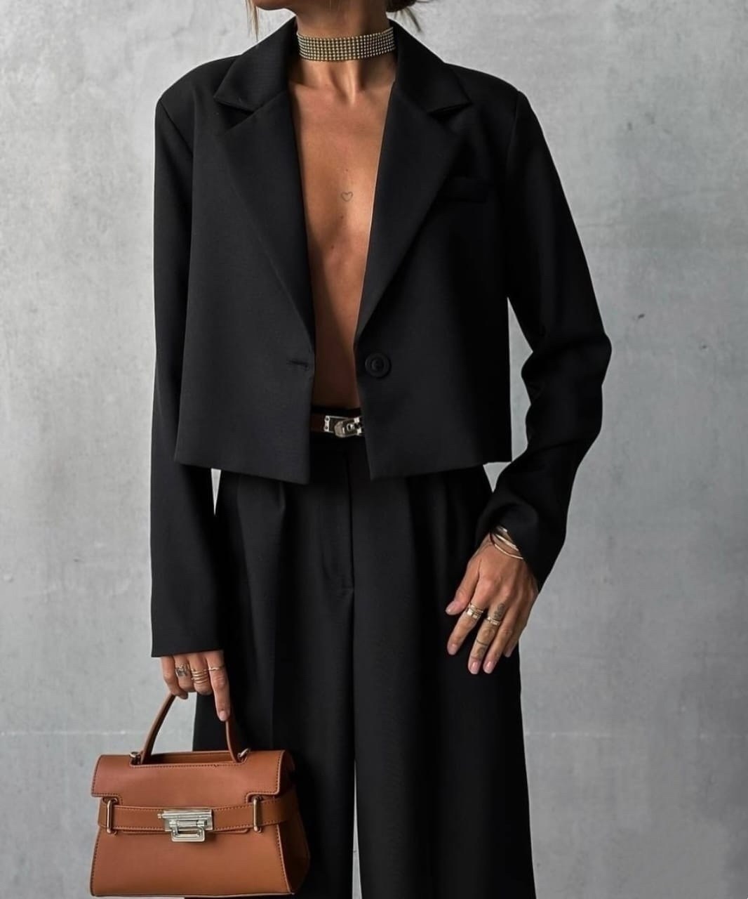 брючный костюм черный,костюм двойка брюки палаццо,брючный костюм палаццо женский черный,женский костюм с укороченным пиджаком и брюками палаццо,стильные костюмы