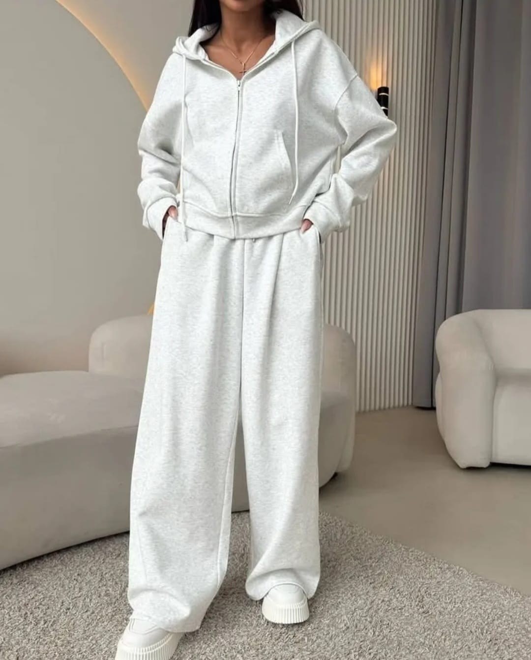 костюм спортивный,стильные костюмы,спортивный костюм с двойным капюшоном кофта и штаны,костюм спортивный светло-серый,костюм женский