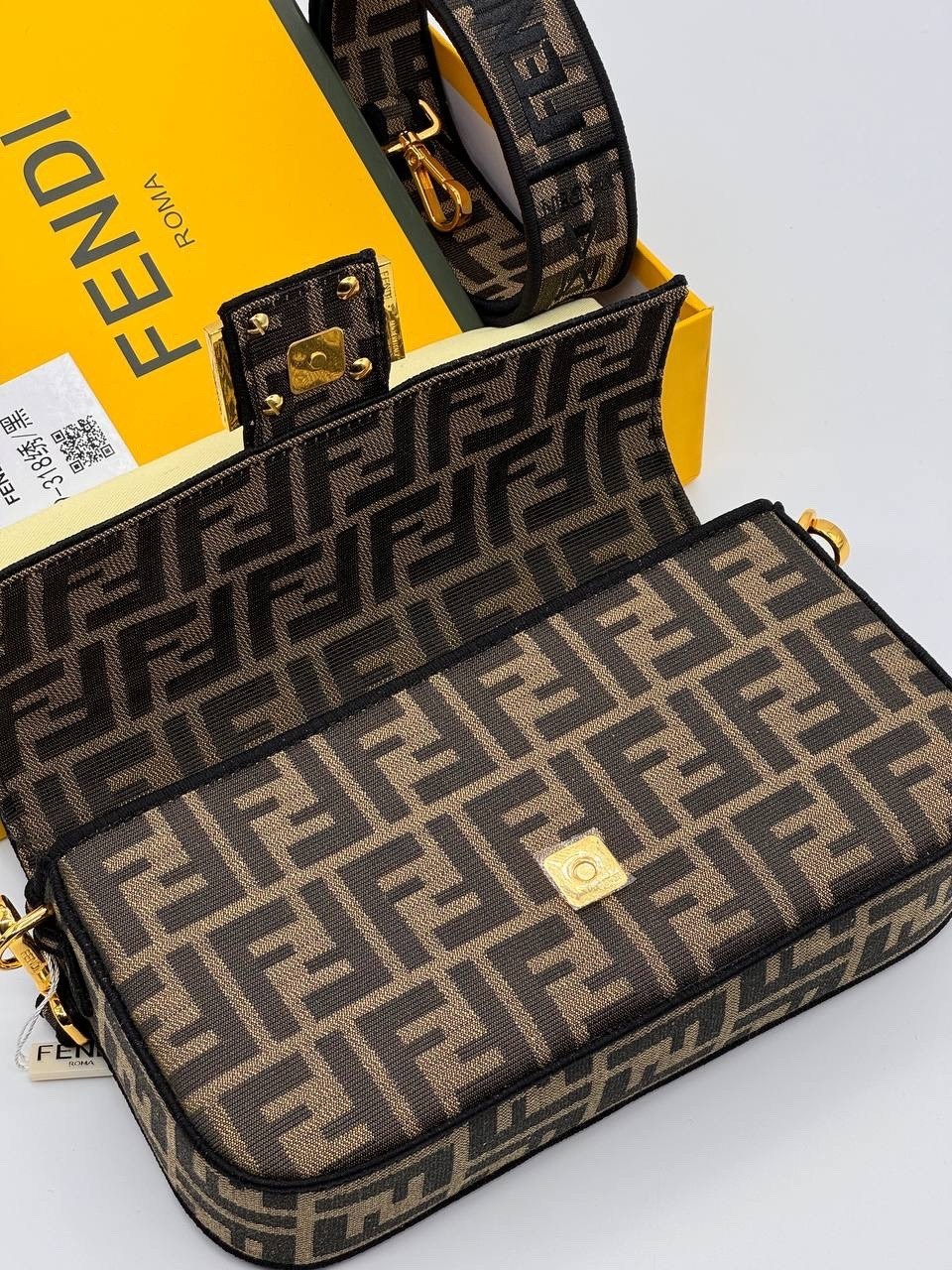 fendi сумка,женская сумка fendi,сумка fendi baguette,сумка фенди,fendi сумка на плечо