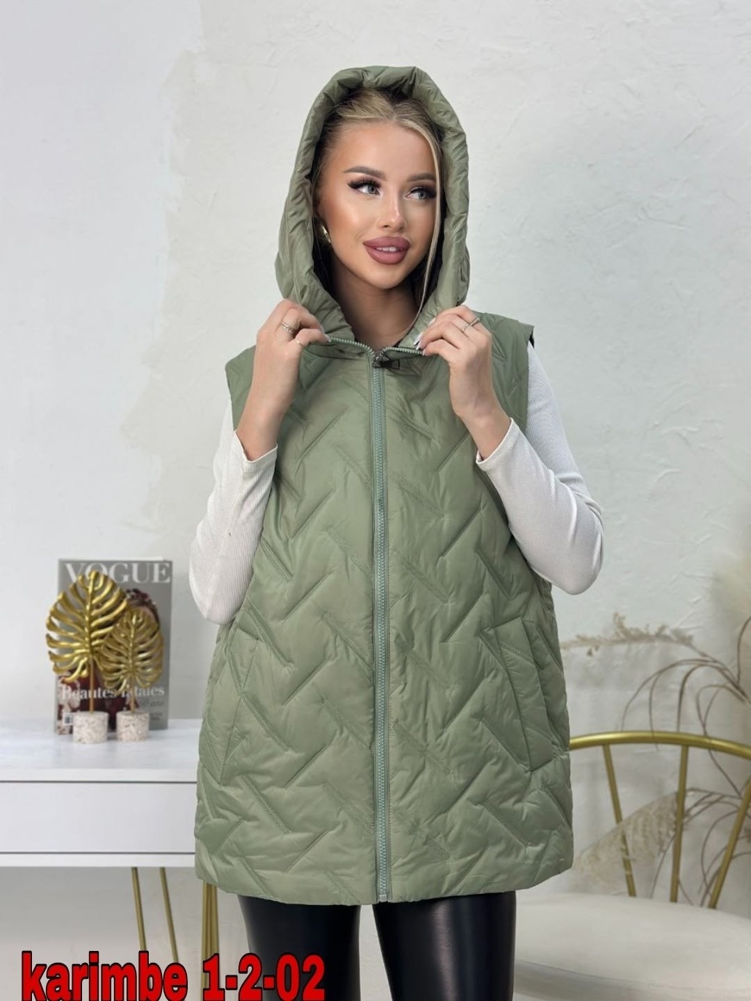 жилетка женская,женские жилеты,жилет,жилетка с капюшоном,теплый жилет