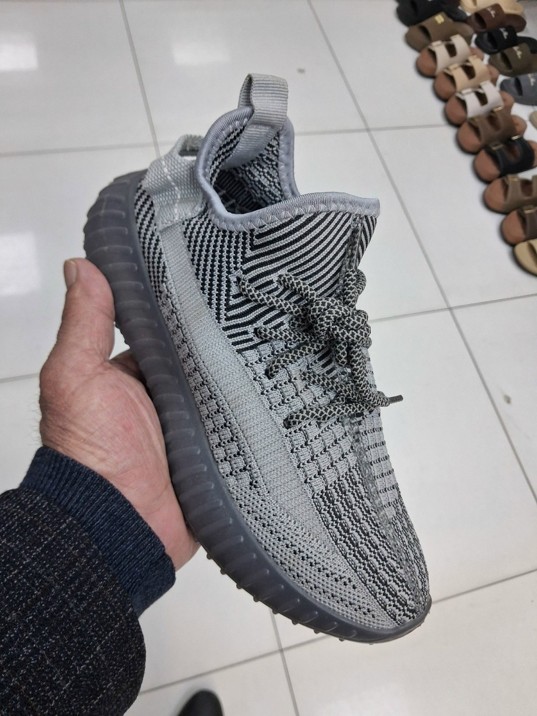 кроссовки изики,кроссовки,изи кроссовки,мужской кроссовки,спортивная