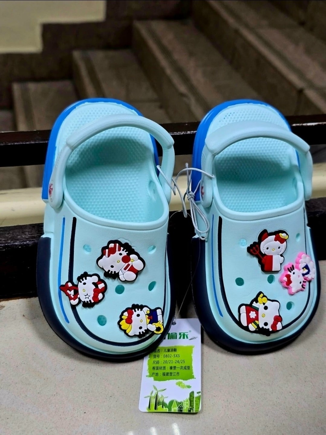 кроксы с хелло китти,кроксы детские,,кроксы с мультяшками,детские сандалии