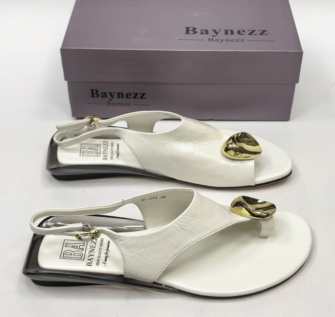 женские шлепанцы,шлепанцы valentino женские,,белые шлепанцы,женские босоножки