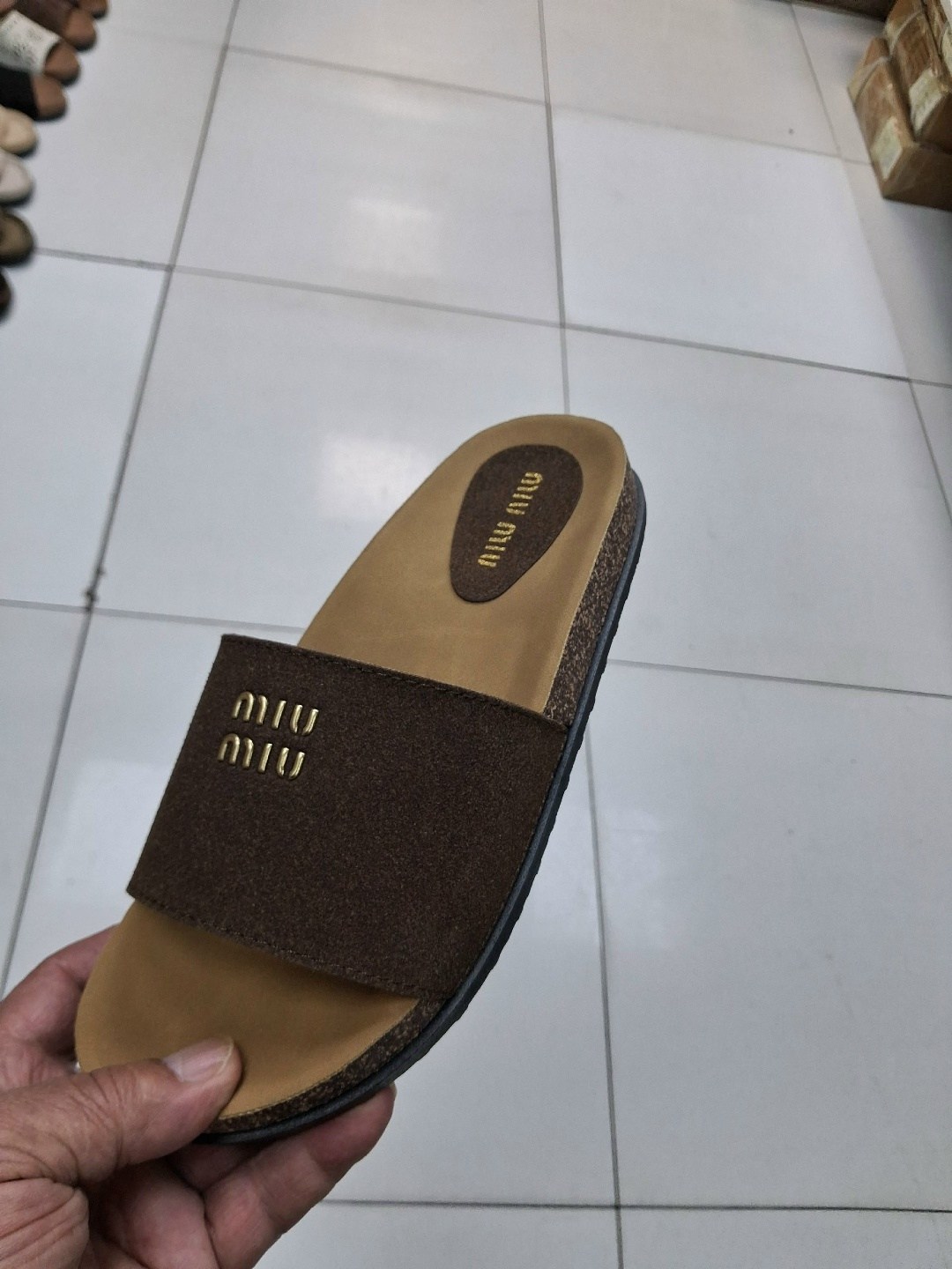 ,женские шлепанцы,шлепки женские,тапочки модные,женские тапки