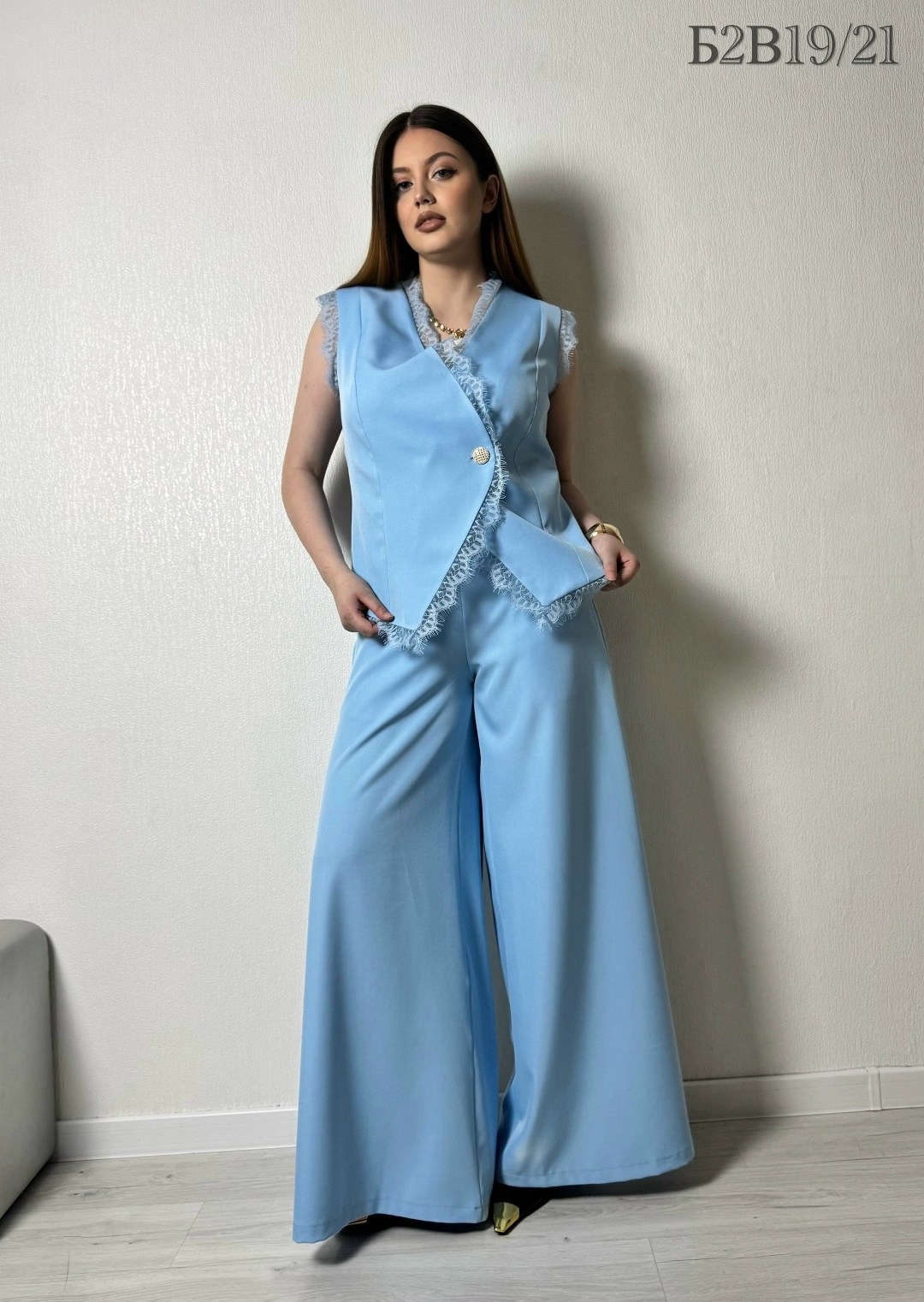 брючный костюм,костюм женский брючный,костюм брючный голубой,комплект брючный,брючный костюм с жилеткой