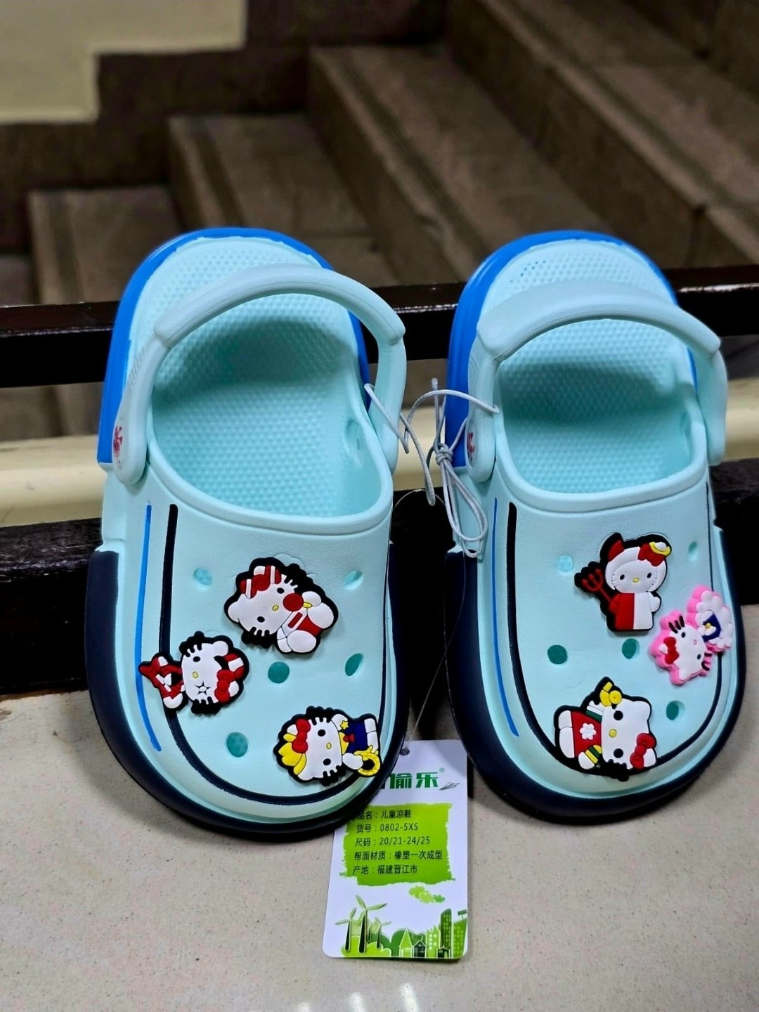 кроксы хеллоу китти,кроксы с хелло китти,,джиббитсы для кроксов,кроксы детские