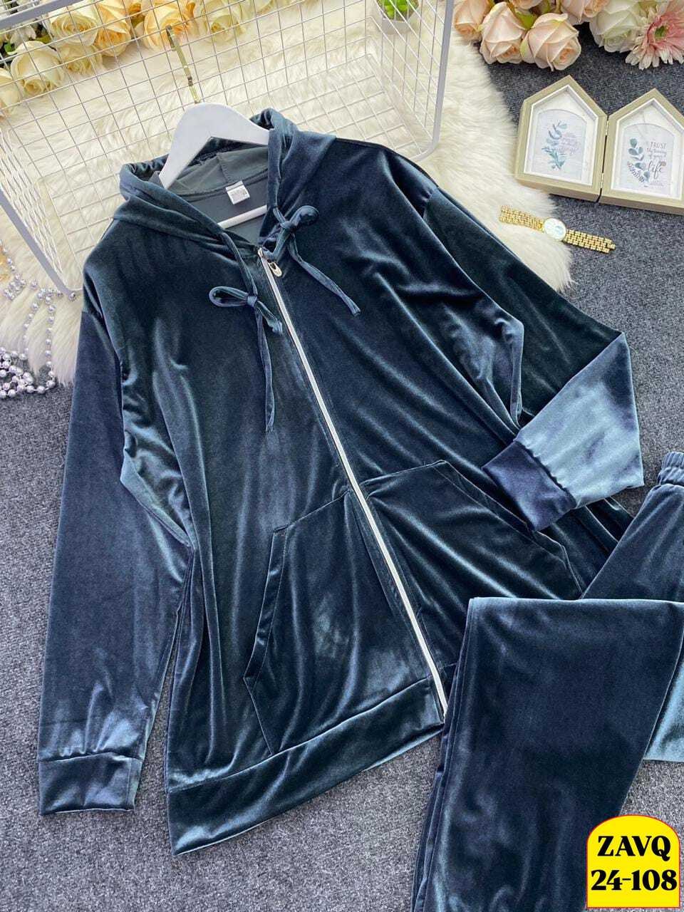 велюровый спортивный костюм больших размеров,костюм велюровый,велюровые костюмы для полных женщин,спортивный велюровый костюм,спортивный женский костюм больших размеров