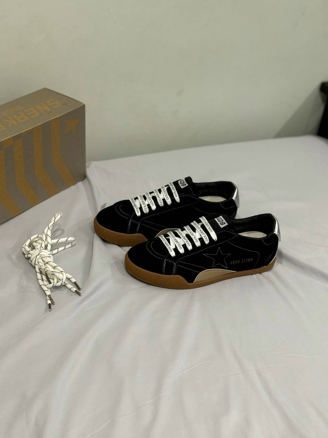 ,модные кроссовки,кроссовки женскиe,кеды golden goos арт.лх112,удобные кроссовки