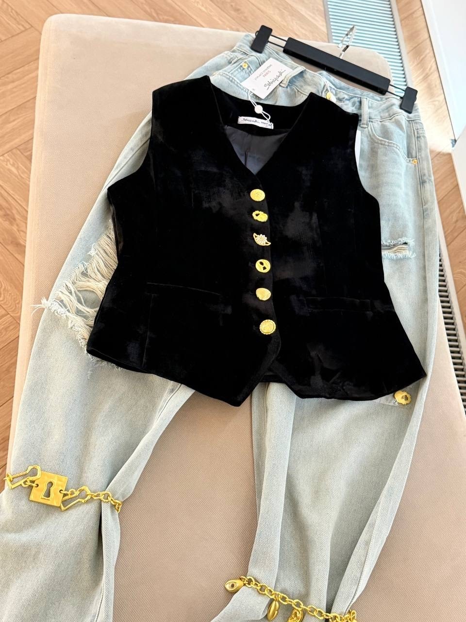 стильные джинсы,джинсы широкие,женские джинсы широкие,женские жилеты,женские джинсы