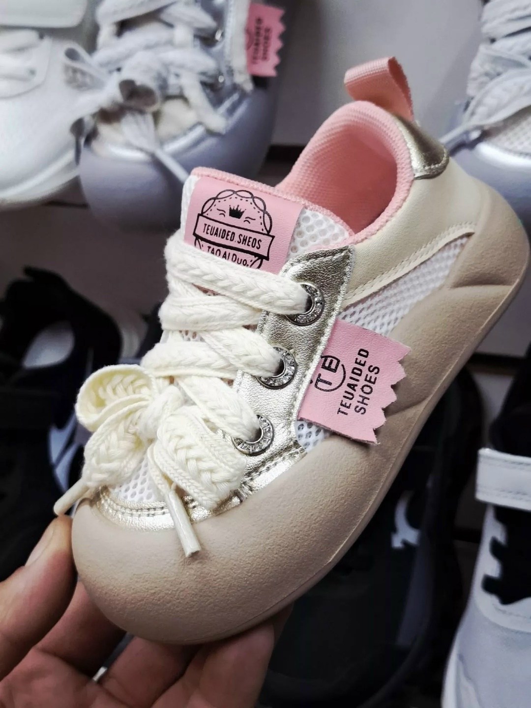 ,женские кроссовки,детская ,детские кроссовки,кеды для детей