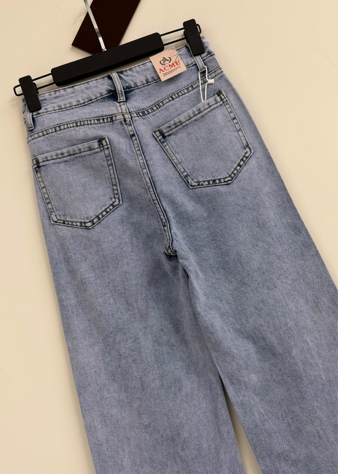 джинсы широкие,женские джинсы,модные джинсы,джинсы повседневные,джинсы женские широкие