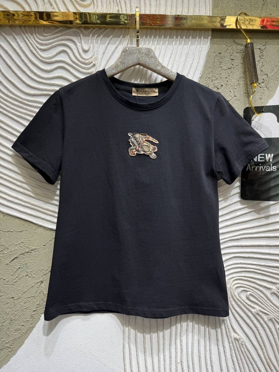 брюки для женщин,футболки женская,зауженные брюки,модные наряды,прямые брюки