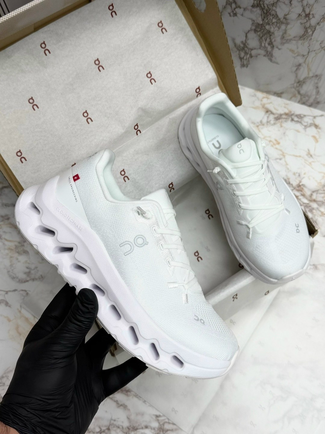 спортивная ,кроссовки женскиe,кроссовки on,оригинальные кроссовки,кроссовки cпортивные