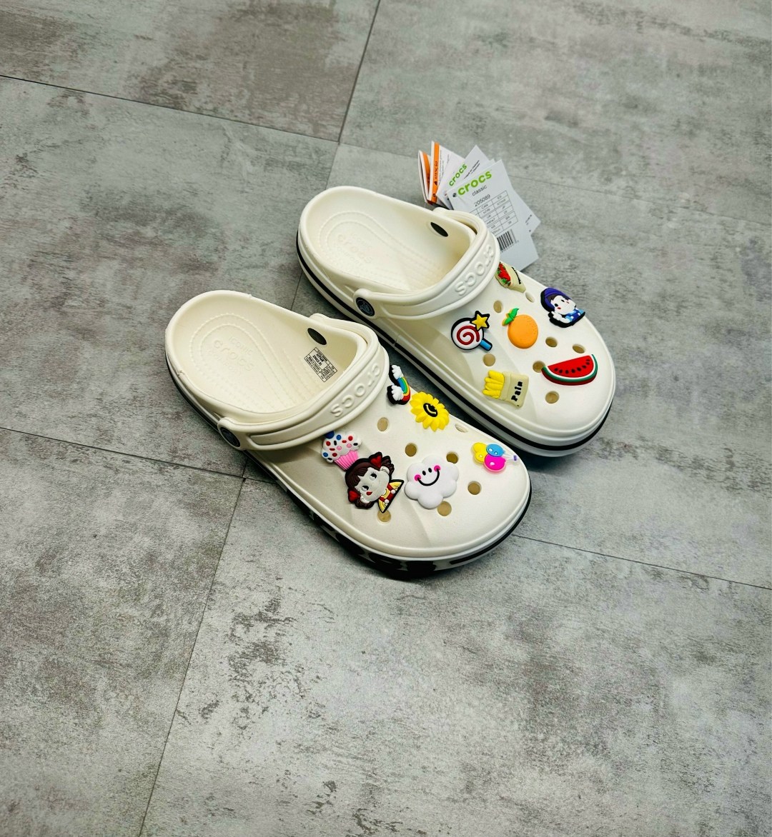 ,кроксы с джибитсами,сабо женские,корейские кроксы,модные тапочки
