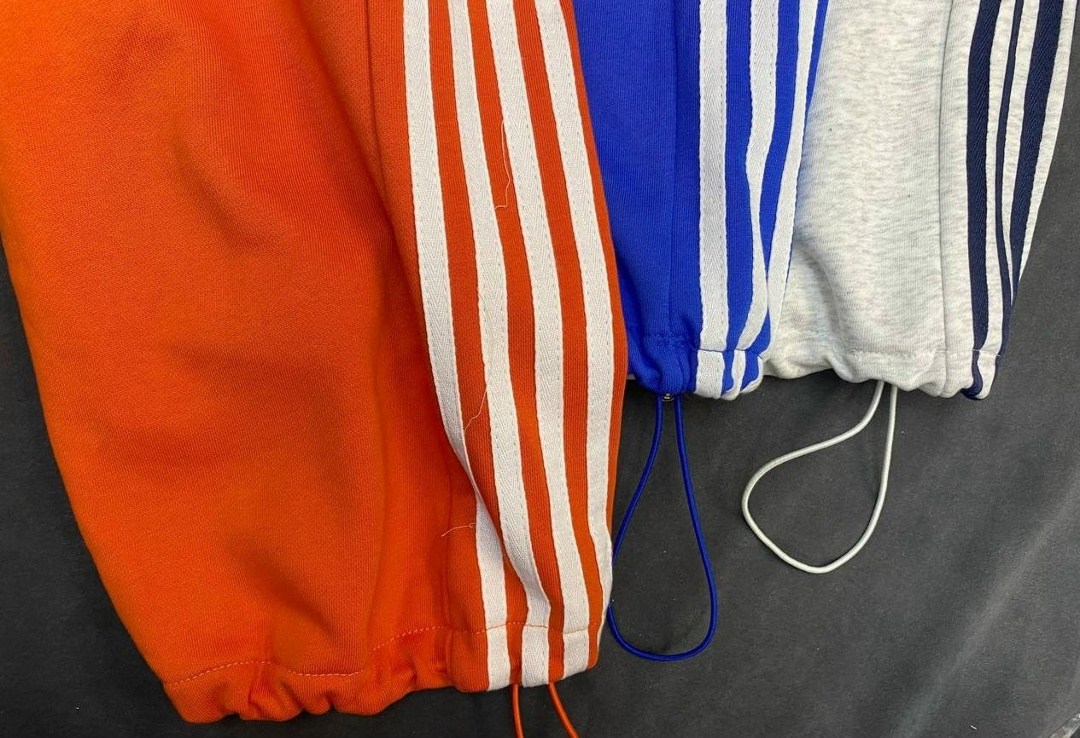 штаны спортивные широкие оверсайз с лампасами y2k,мужские повседневные спортивные мешковатые широкие спортивные брюки большого размера y2k,брюки широкие спортивные с лампасами,спортивные брюки,спортив