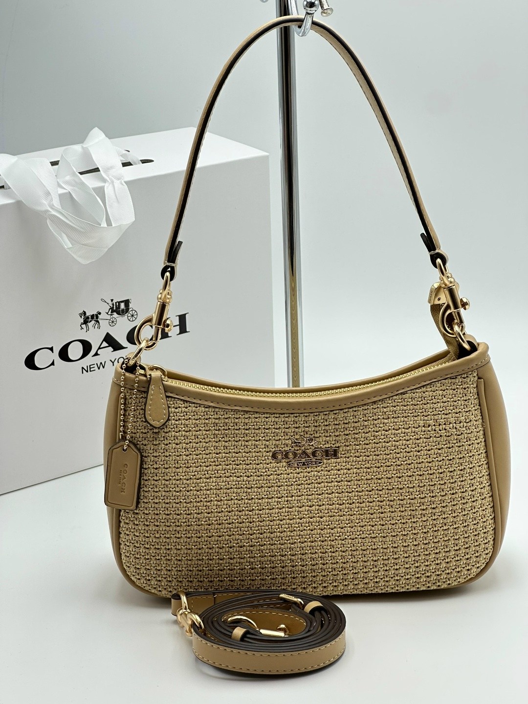 женская сумка coach,сумка coach голубая,сумка coach,сумки через плечо coach,coach сумка на плечо