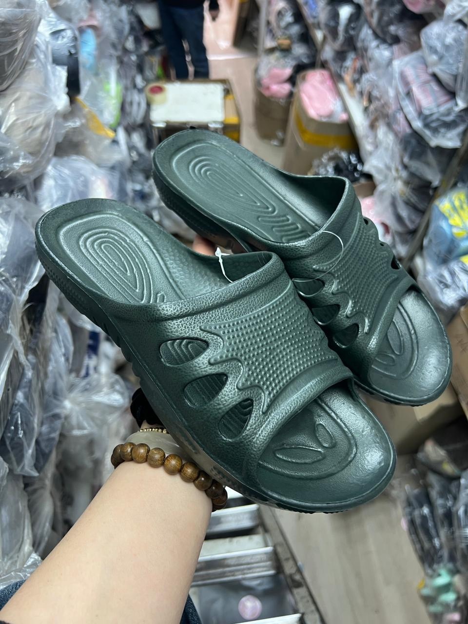 тапки армейские казарменные олива,тапочки сланцы армейские уставные казарменные шлёпки,тапочки казарменные для военнослужащих,тапочки армейские,тапочки резиновые армейские олива