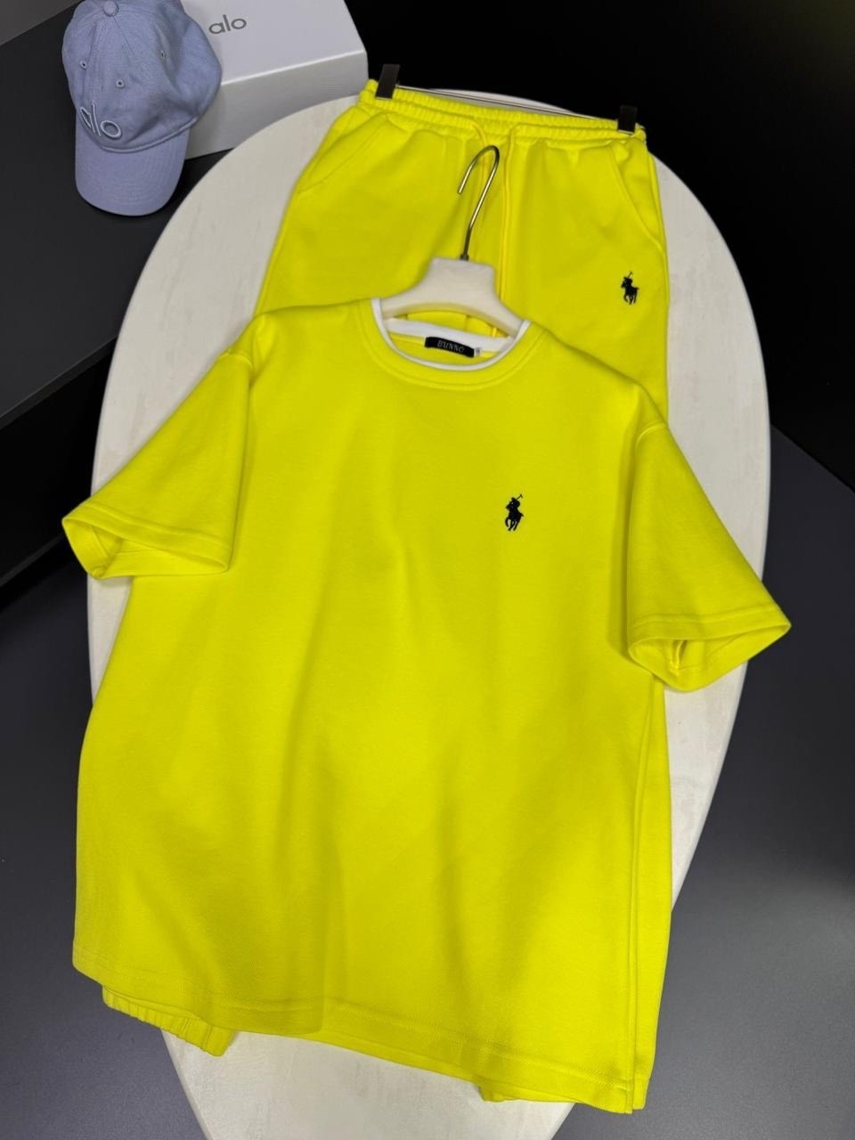 спортивные костюмы женские,спортивные костюм,костюм женский,желтый костюм,костюм с брюками