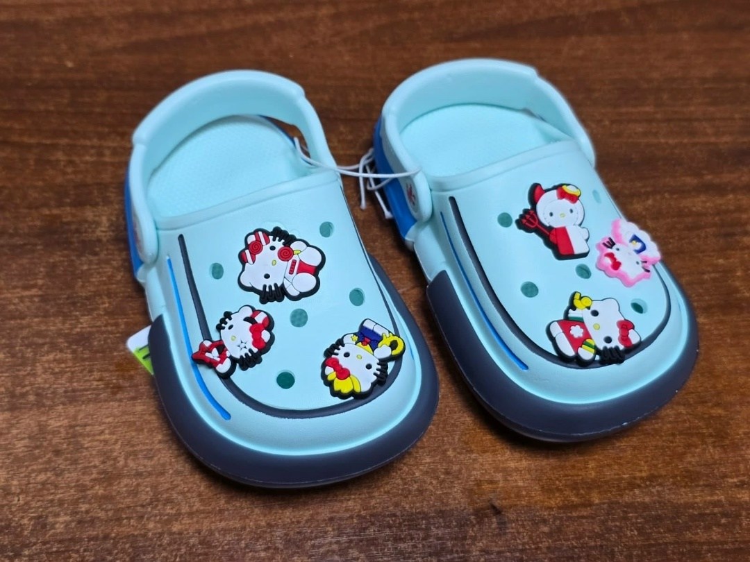 кроксы хеллоу китти,кроксы с хелло китти,,джиббитсы для кроксов,кроксы детские