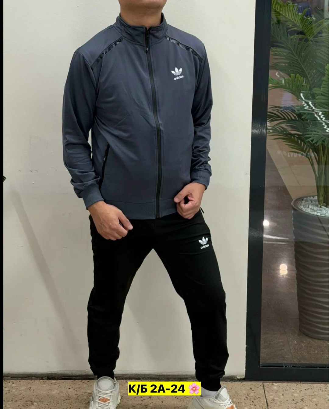 мужской спортивный костюм из эластана,костюм спортивный адидас,красный костюм адидас мужской,мужской спортивный костюм adidas черно красный,костюм адидас черно красный