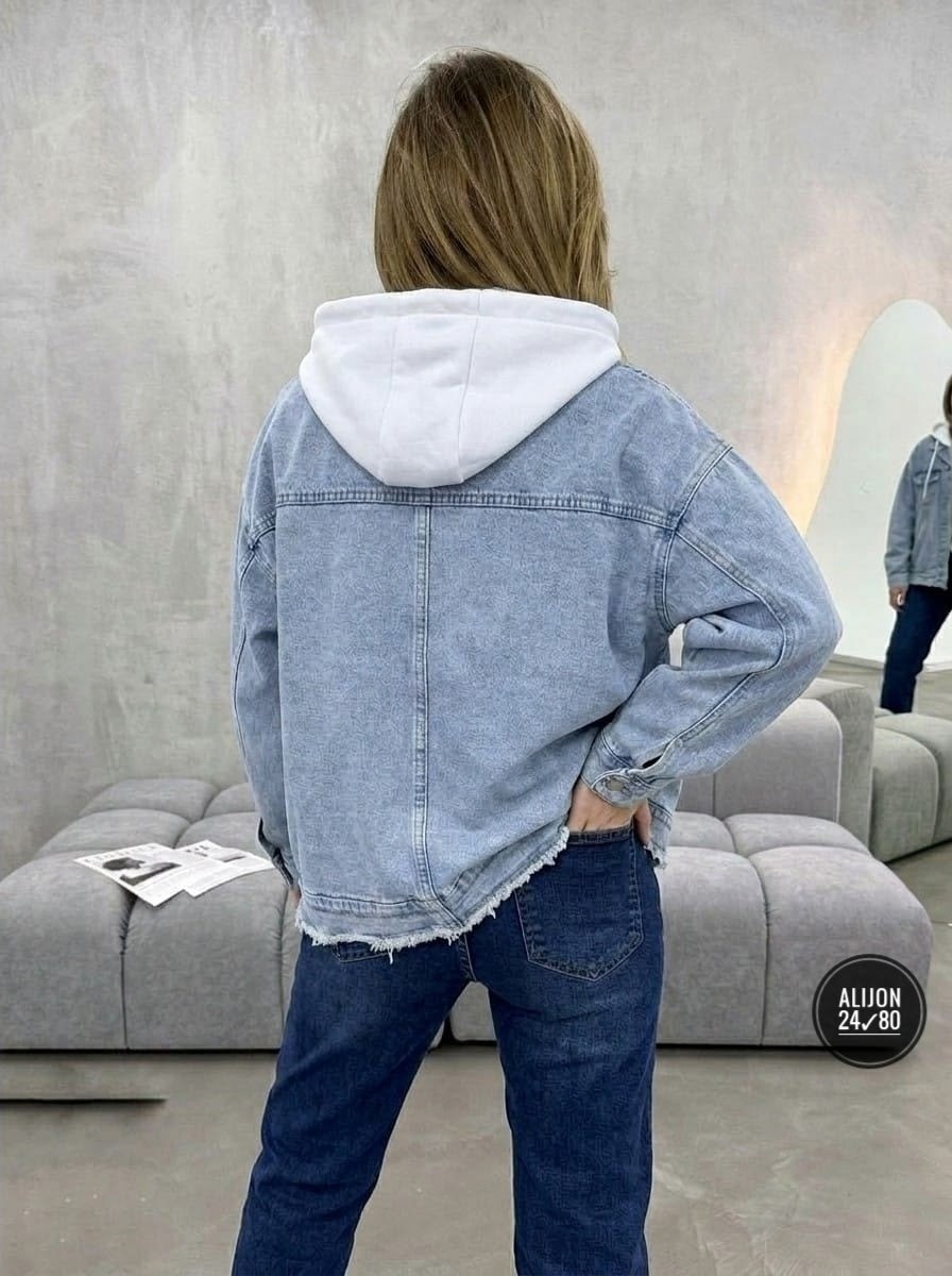 джинсовая куртка,куртка джинсовая женская,стильная джинсовая куртка,женская джинсовая куртка с капюшоном,куртка джинсовая с капюшоном