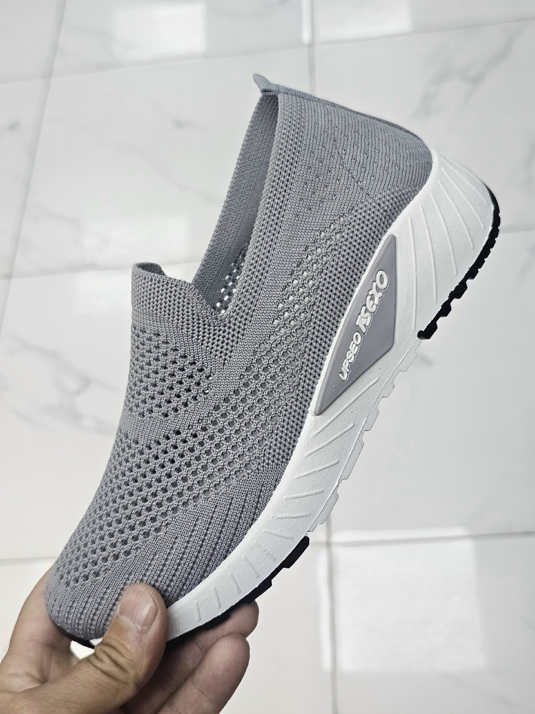 кроссовки,кроссовки женскиe,спортивная ,повседневная ,женская