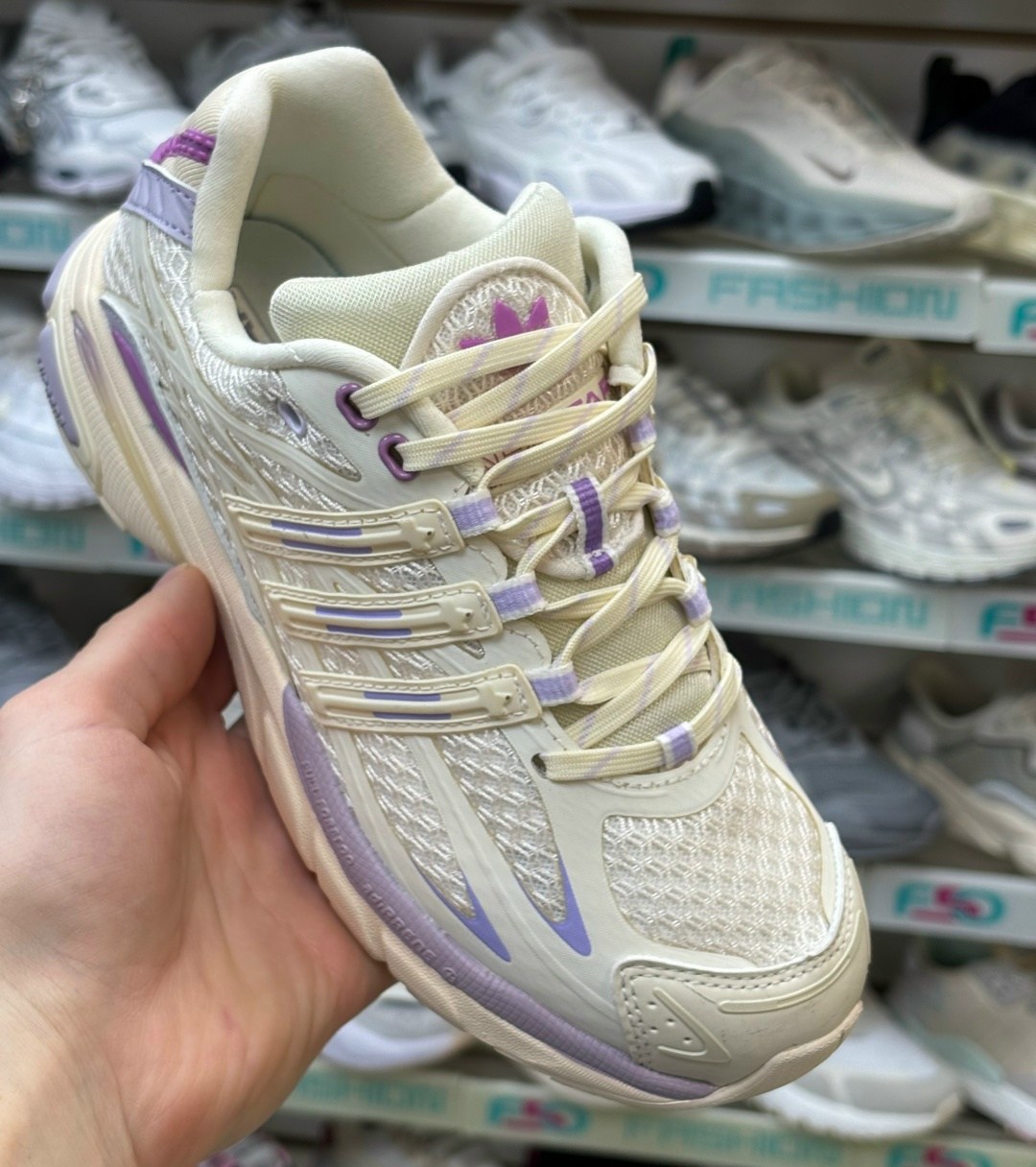 кроссовки для женщин nike initiator pink,nike кроссовки,женские беговые кроссовки nike initiator ярко-розовый,кроссовки nike v 2 k run,кроссовки беговые женские