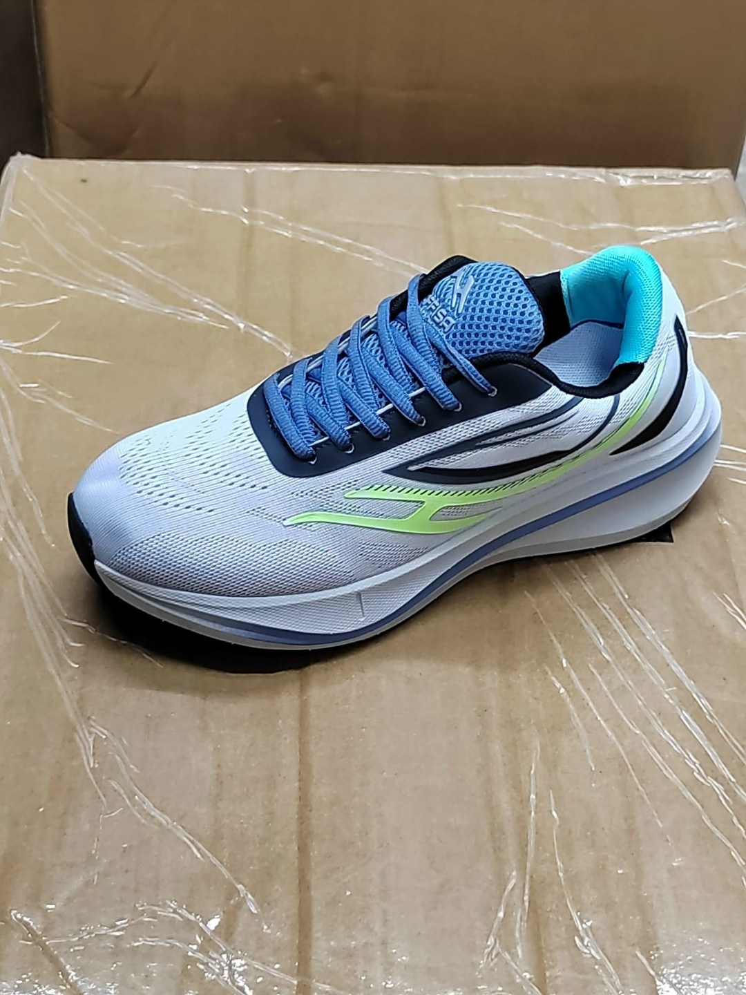 беговые кроссовки,кроссовки,мужские беговые кроссовки,спортивная ,спортивные кроссовки