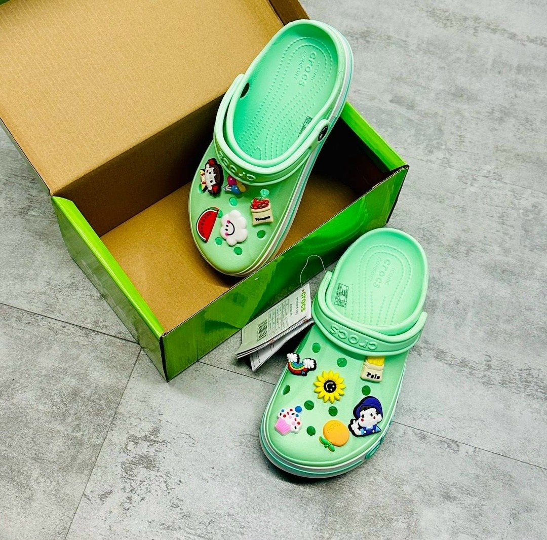 кроксы детские с джибитсами,,сабо crocs,кроксы детские,кроксы мода