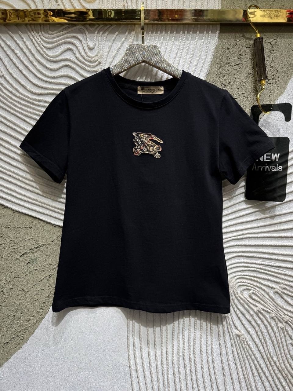 брюки для женщин,футболки женская,зауженные брюки,модные наряды,прямые брюки