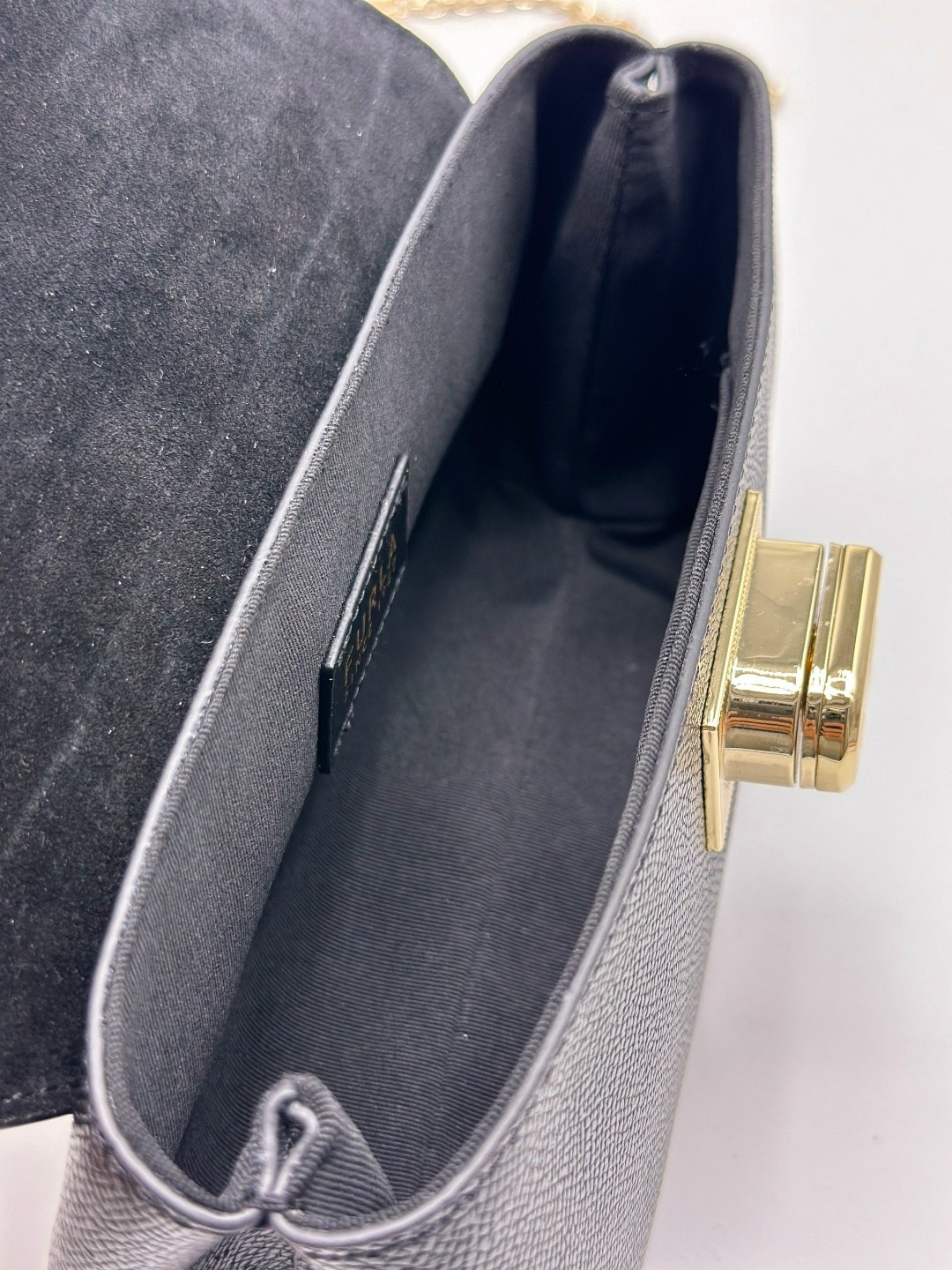 женская сумка furla,сумка furla,сумки фурла,сумка furla белая,сумка furla furla 1927 mini crossbody