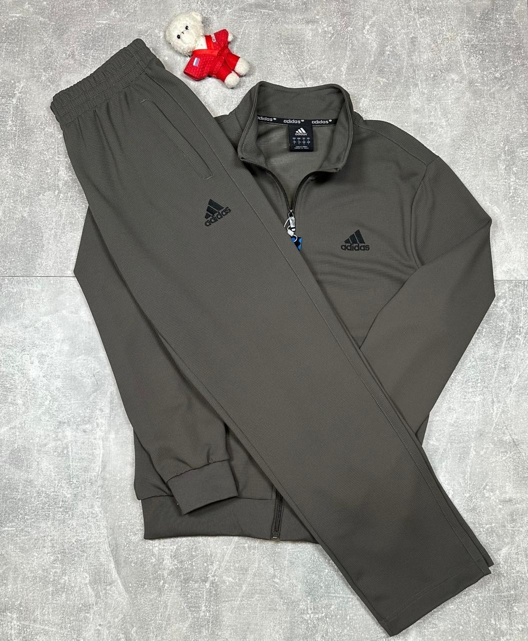 спортивный костюм adidas,спортивный костюм мужской adidas,спортивный костюм adidas теплый,костюм adidas,костюм спортивный adidas original