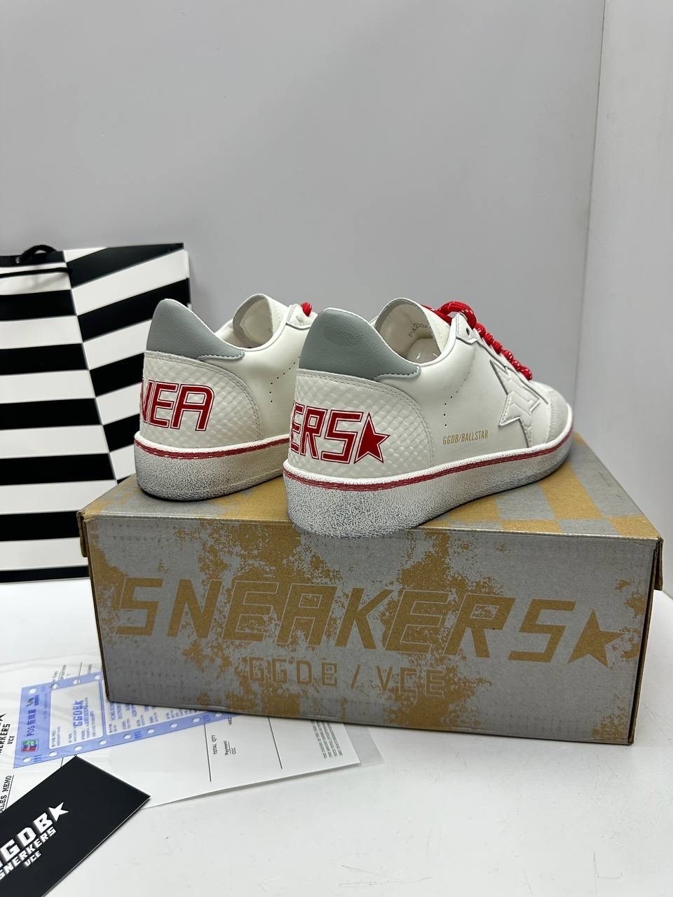 ,кроссовки golden goose ball-star low белый красный,кроссовки golden goose,кеды golden goose "ball star" красные,женские кроссовки
