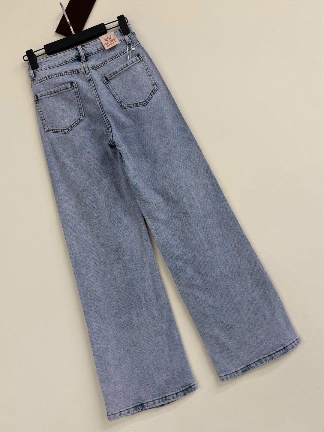 джинсы широкие,женские джинсы,модные джинсы,джинсы повседневные,джинсы женские широкие