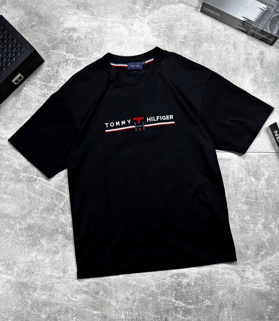 футболка мужская tommy hilfiger,футболка tommy hilfiger белый,футболка tommy hilfiger,футболка томми хилфигер реплика,белая футболка томми хилфигер