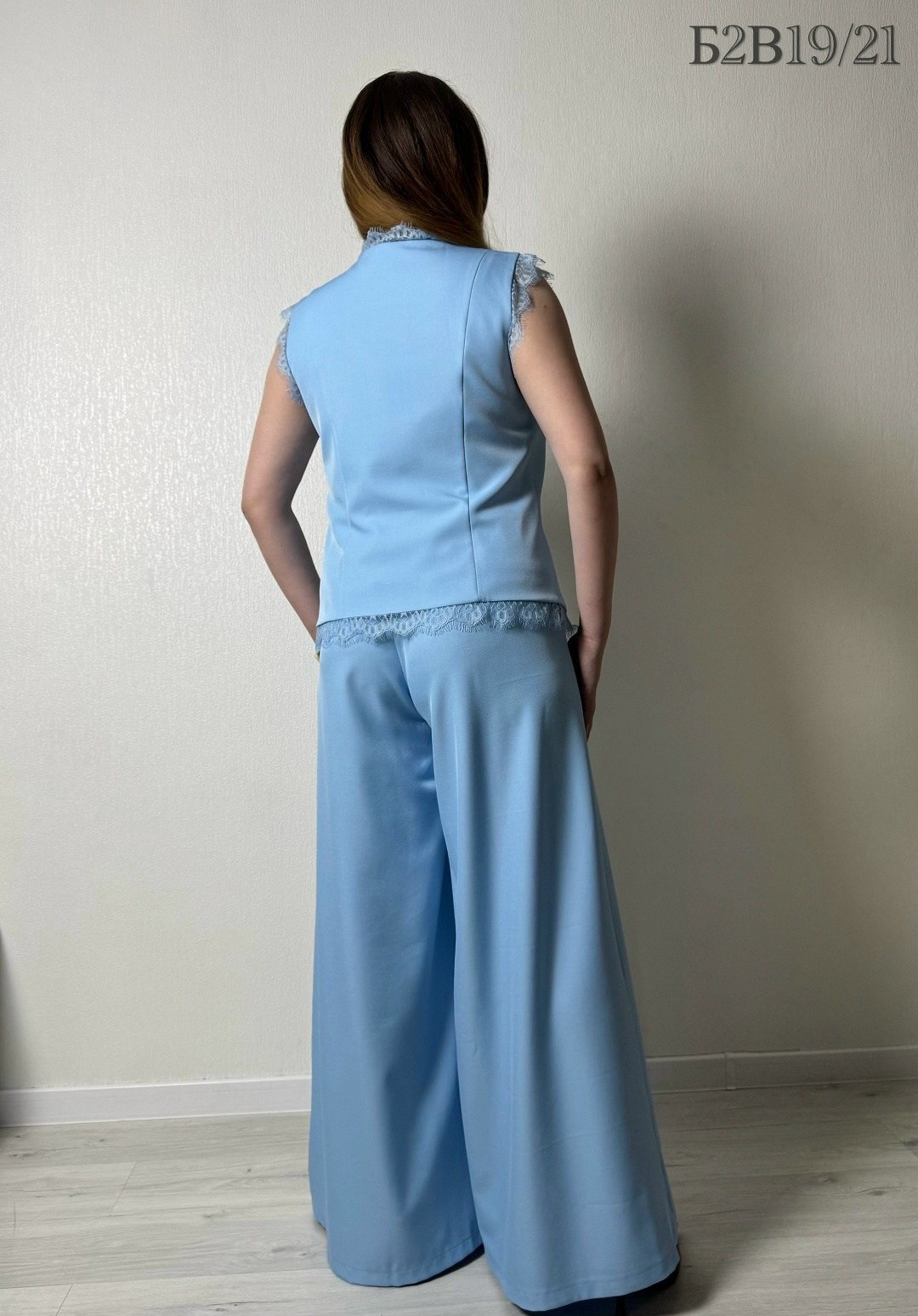 брючный костюм,костюм женский брючный,костюм брючный голубой,комплект брючный,брючный костюм с жилеткой