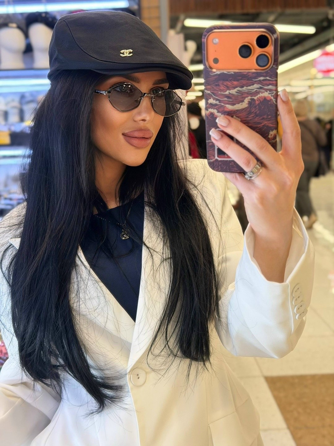 девушка,модная шапка,стильная одежда,кепка женская,кепка