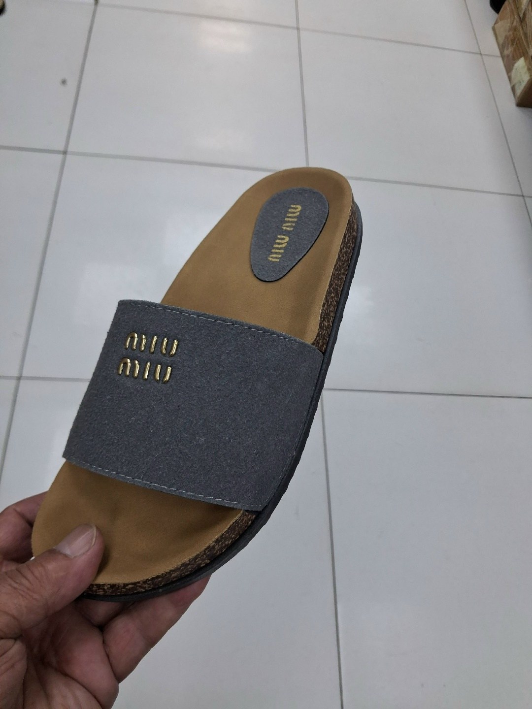 ,женские шлепанцы,шлепки женские,тапочки модные,женские тапки