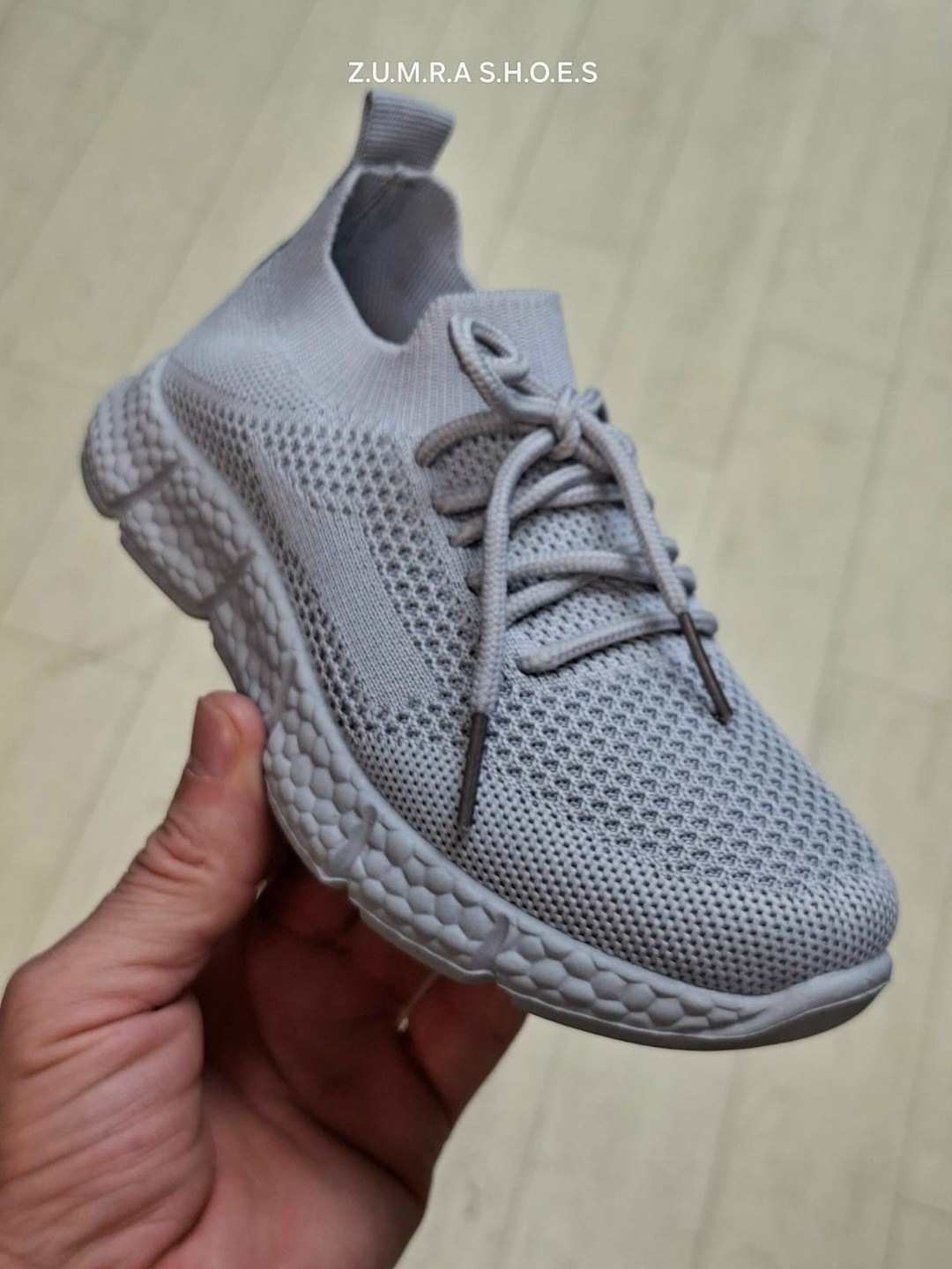 ,детские кроссовки,кроссовки изики,кроссовки облегченные,кроссовки текстильные